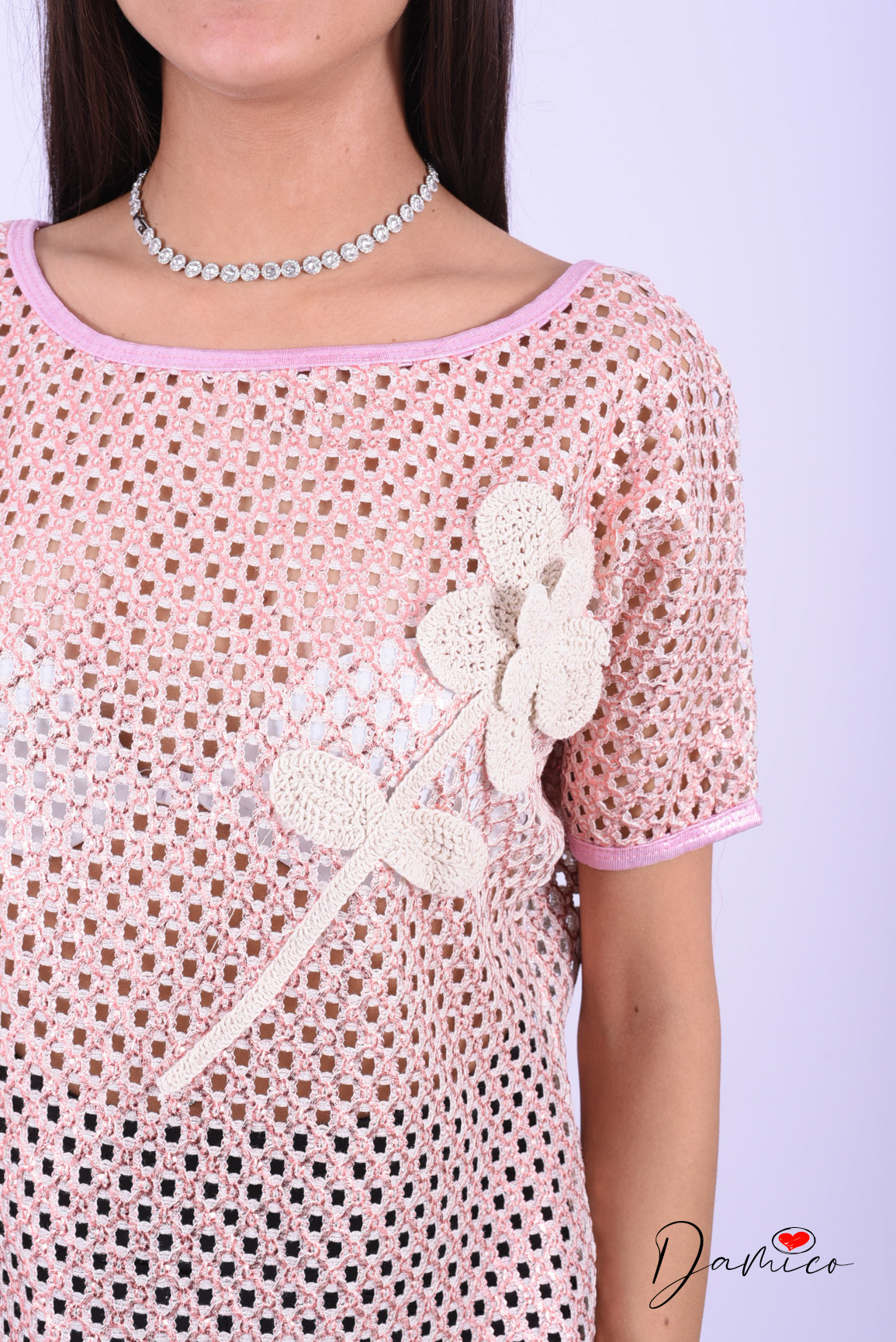 T-shirt traforata bordo rosa