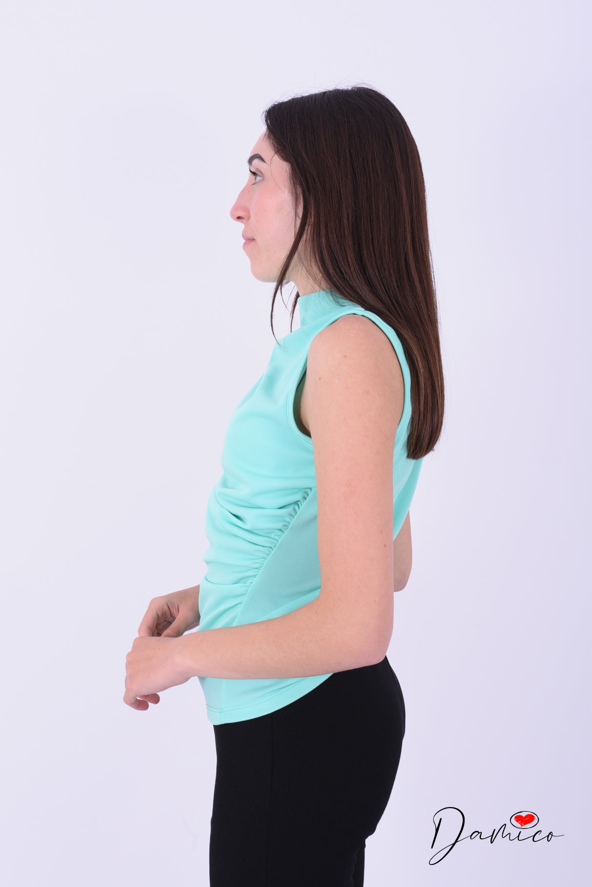 Blusa smanicata drappeggiata