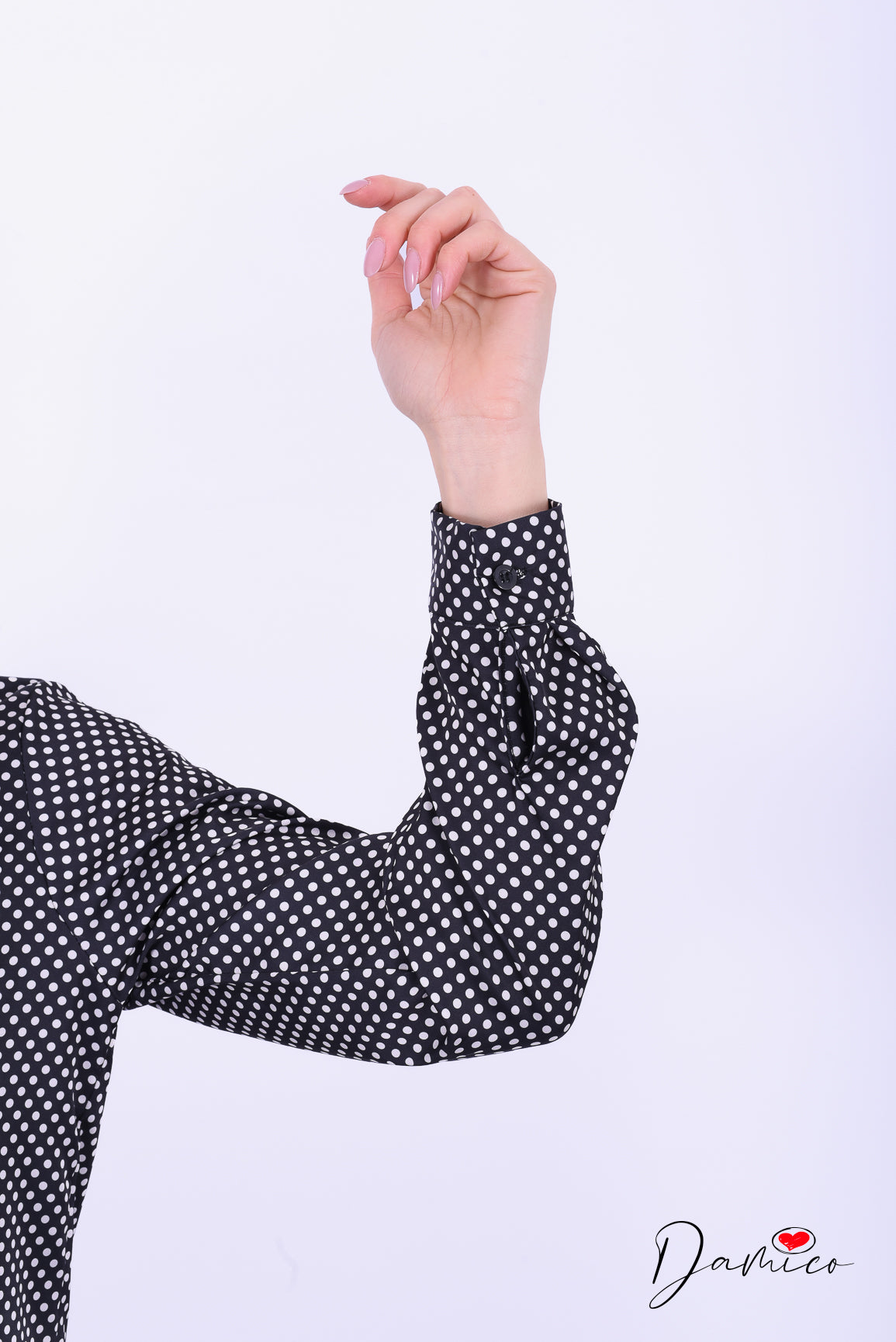 Camicia satinata a pois