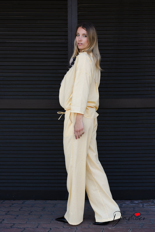 Coordinato camicia svasata e pantaloni