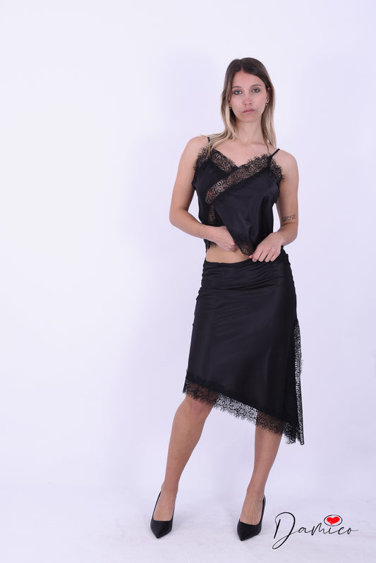 Gonna svasata satin con pizzo