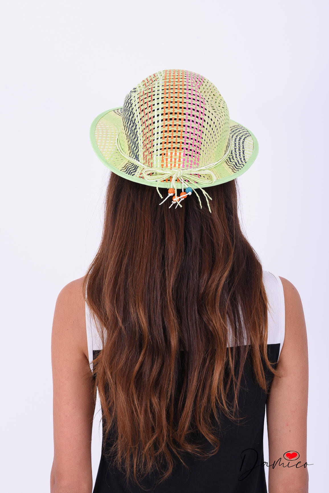 Cappello di paglia con visiera