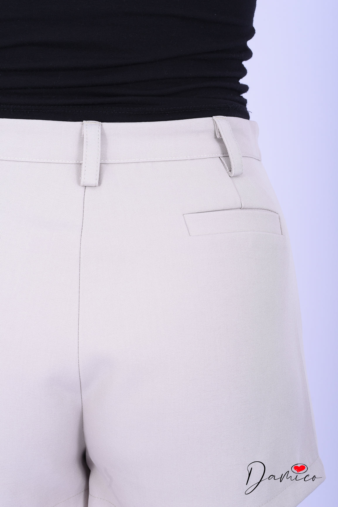 Shorts con tascone