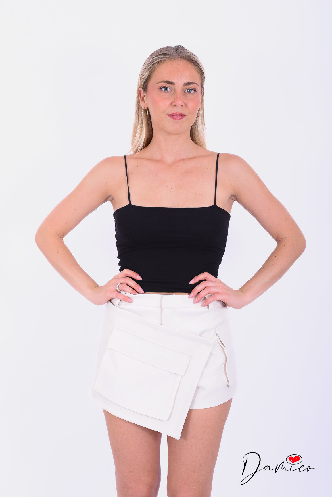 Shorts con tascone