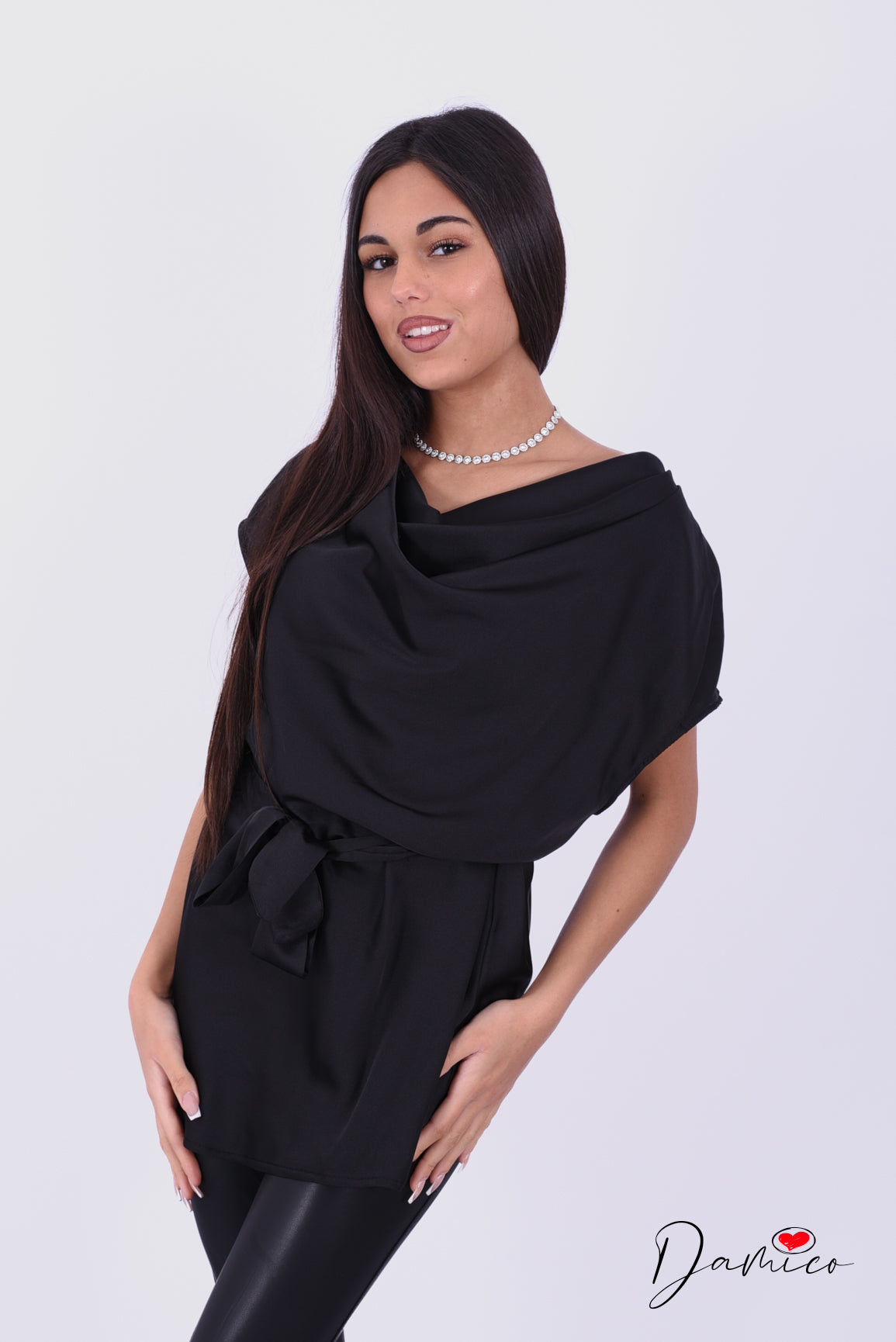 Blusa satin scollo a cascata