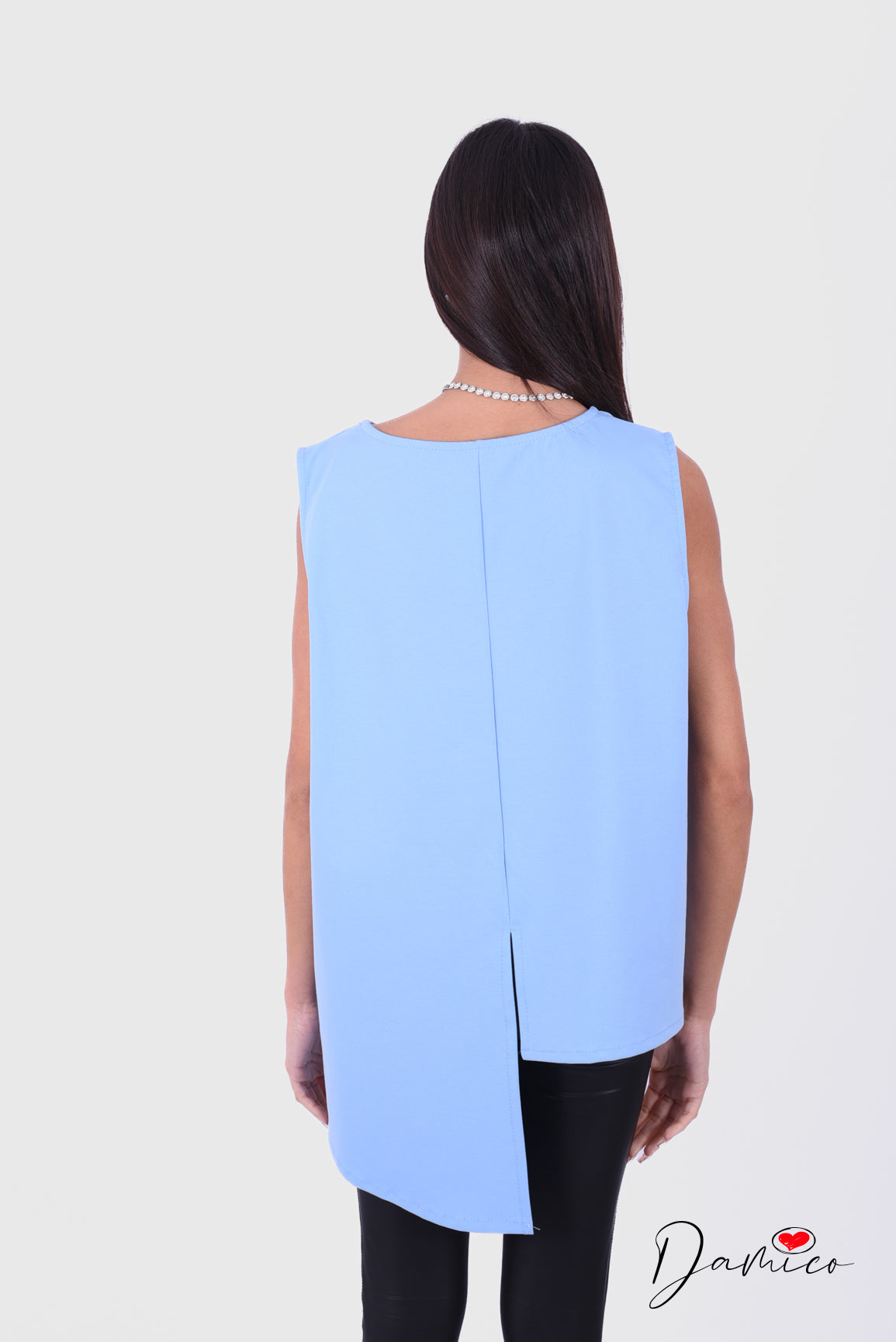 Blusa smanicata svasata