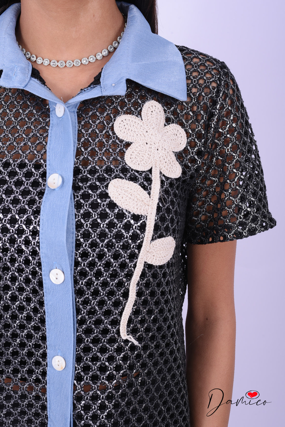 Camicetta traforata dettagli Denim