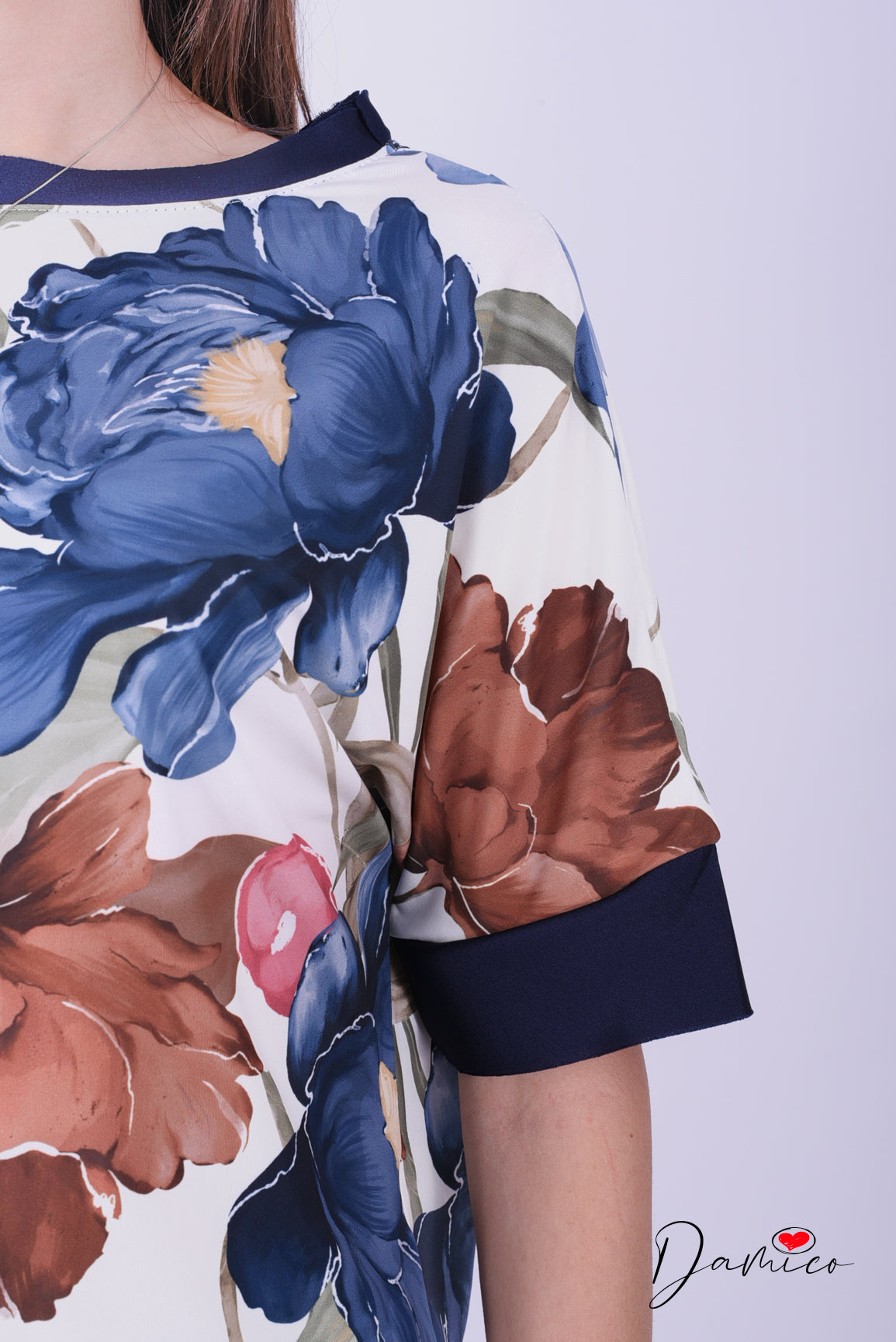 Blusa fiori con bordo