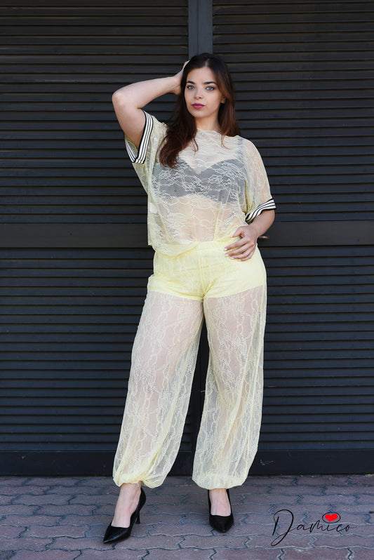 Pantaloni in pizzo con pantaloncini e elastico