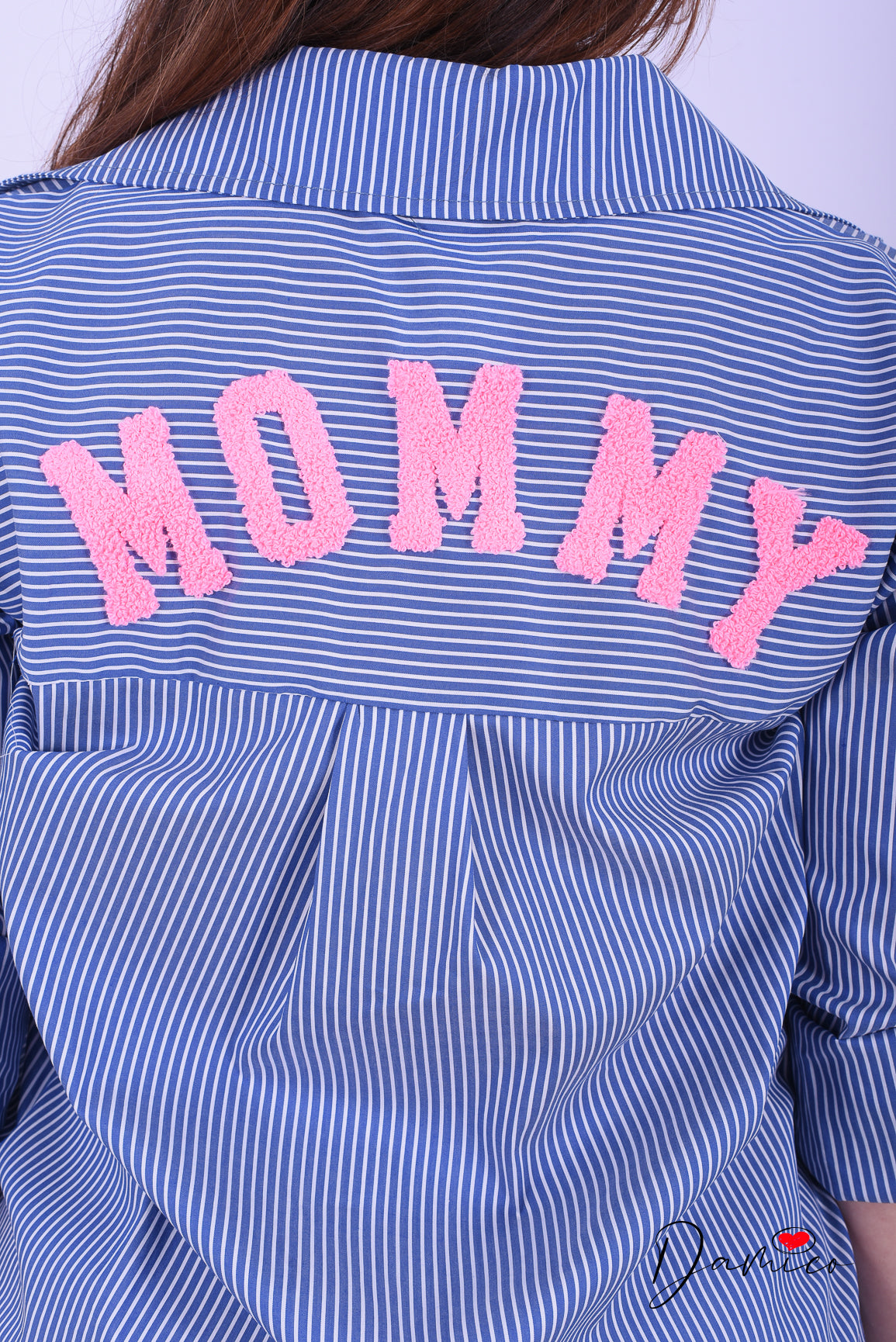Camicia a righe con stampa cucita
