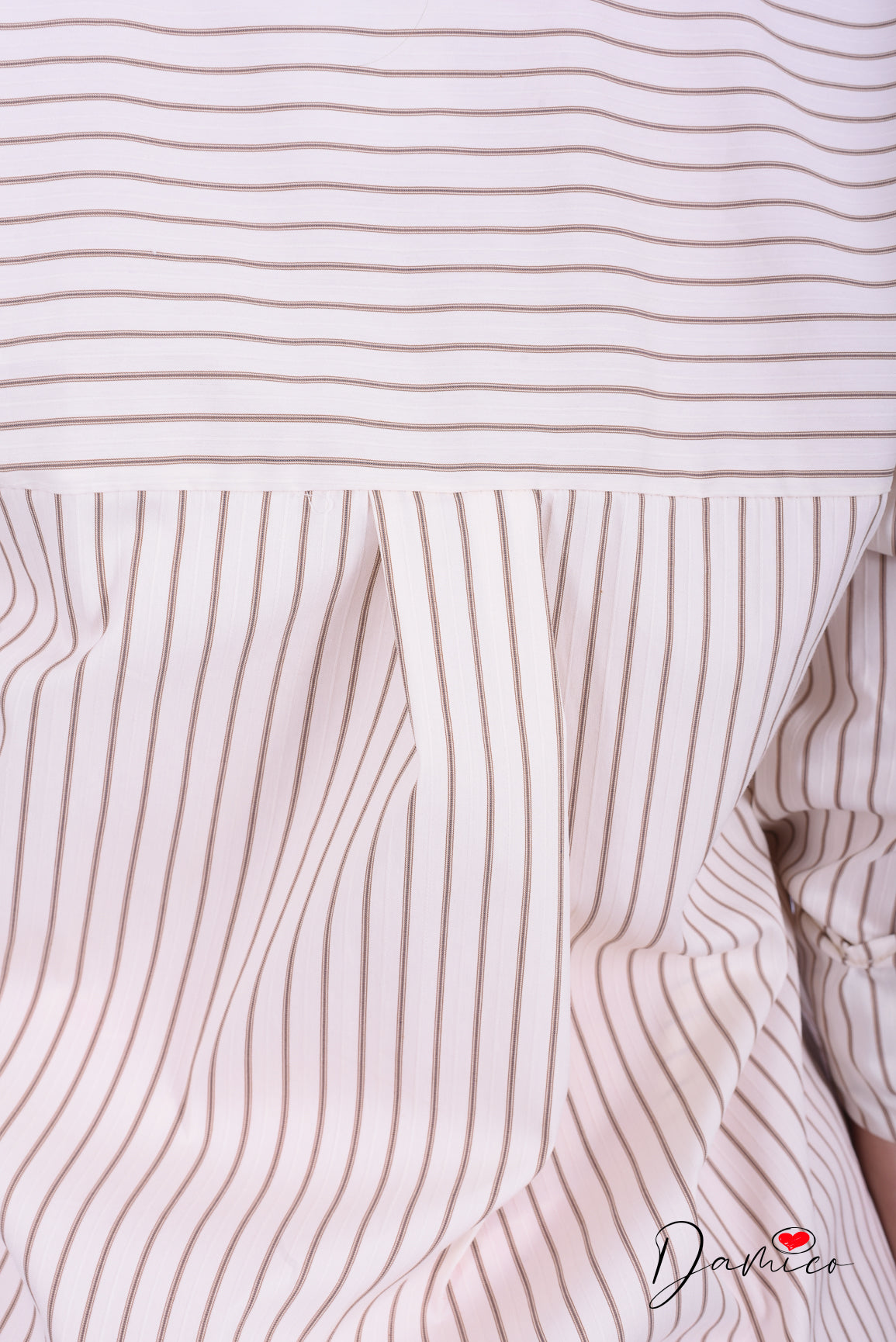 Camicia a righe con stampa cucita