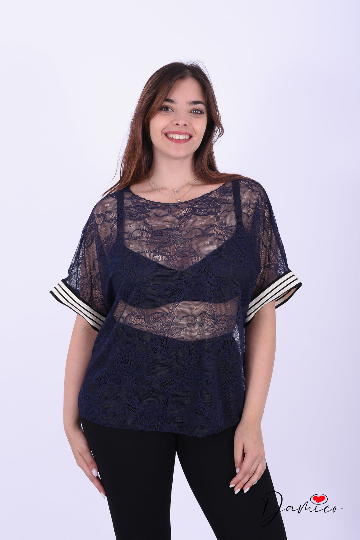 T-shirt over in pizzo bande sulla manica
