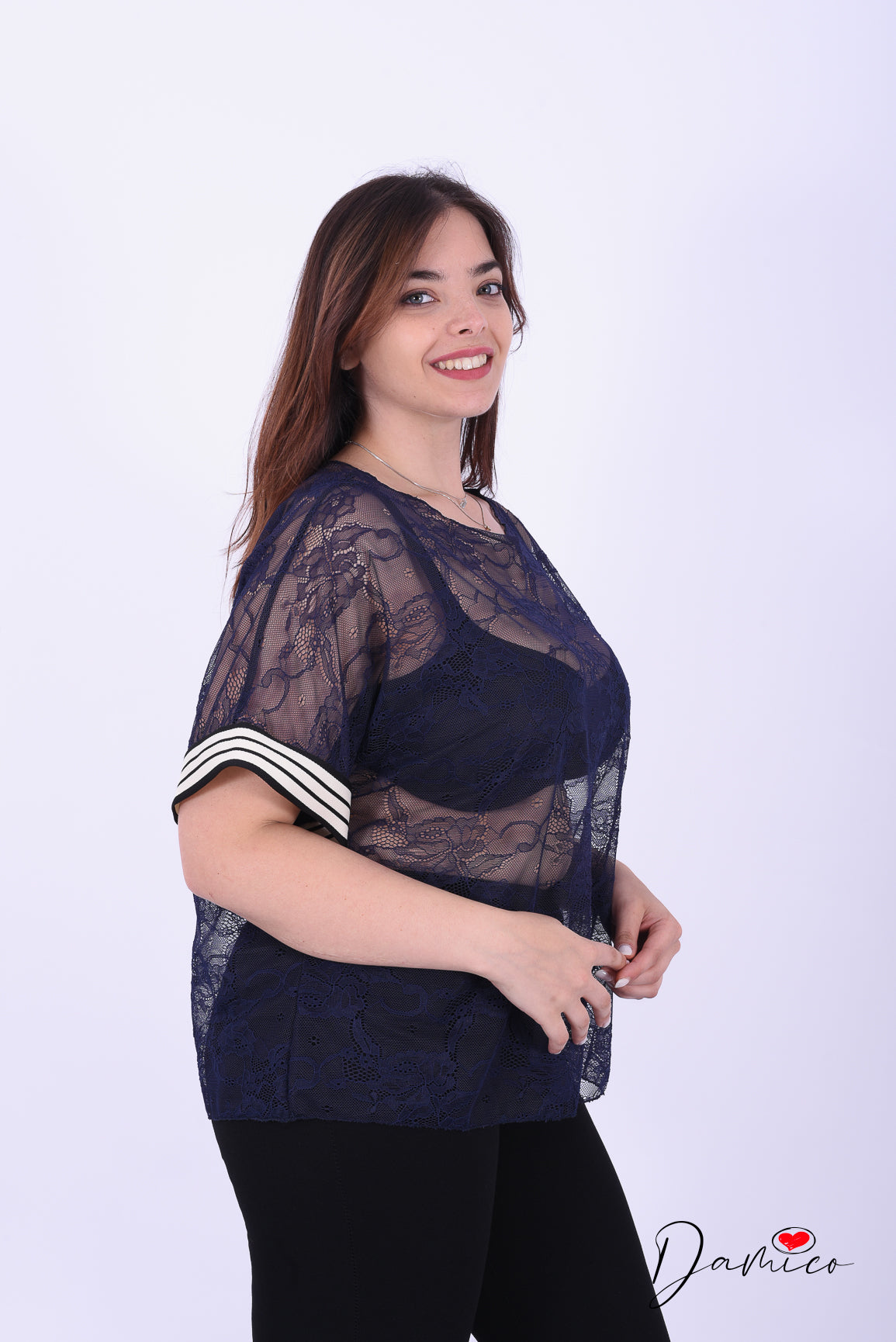 T-shirt over in pizzo bande sulla manica