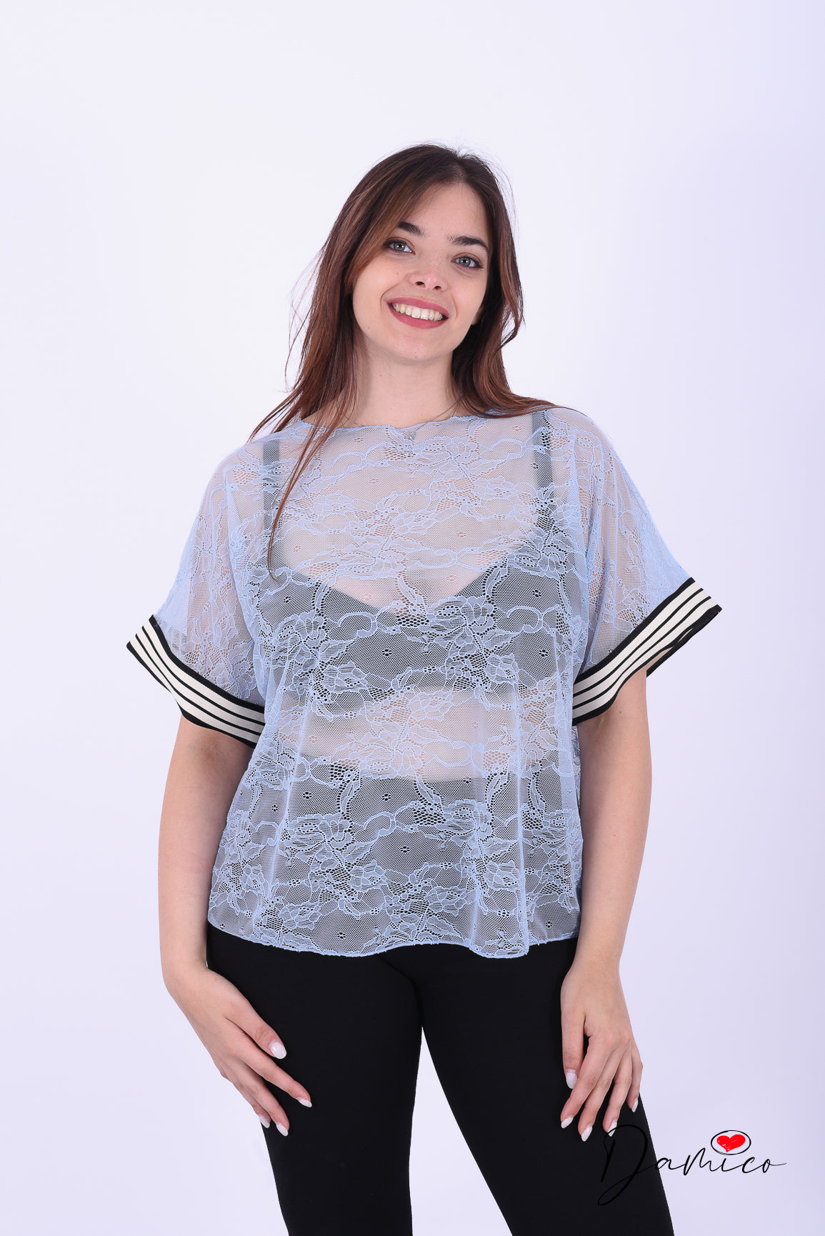 T-shirt over in pizzo bande sulla manica