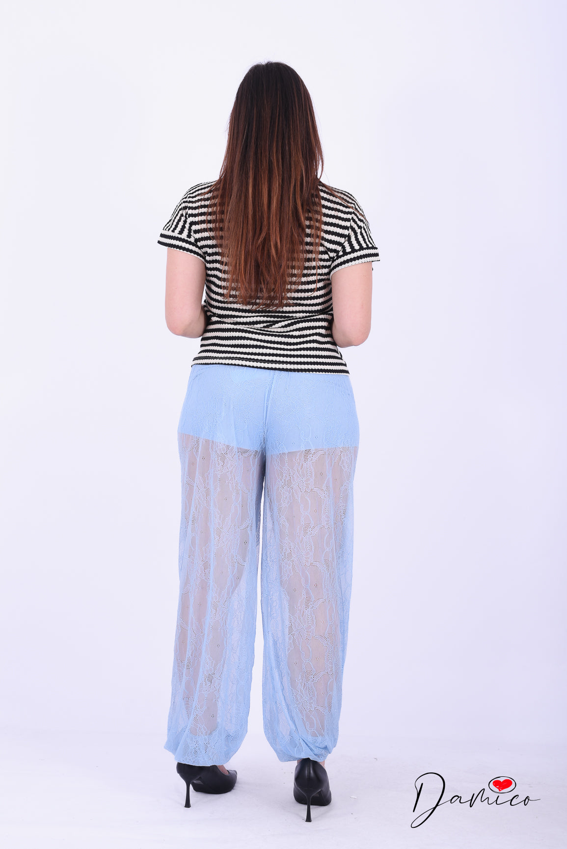 Pantaloni in pizzo con pantaloncini e elastico