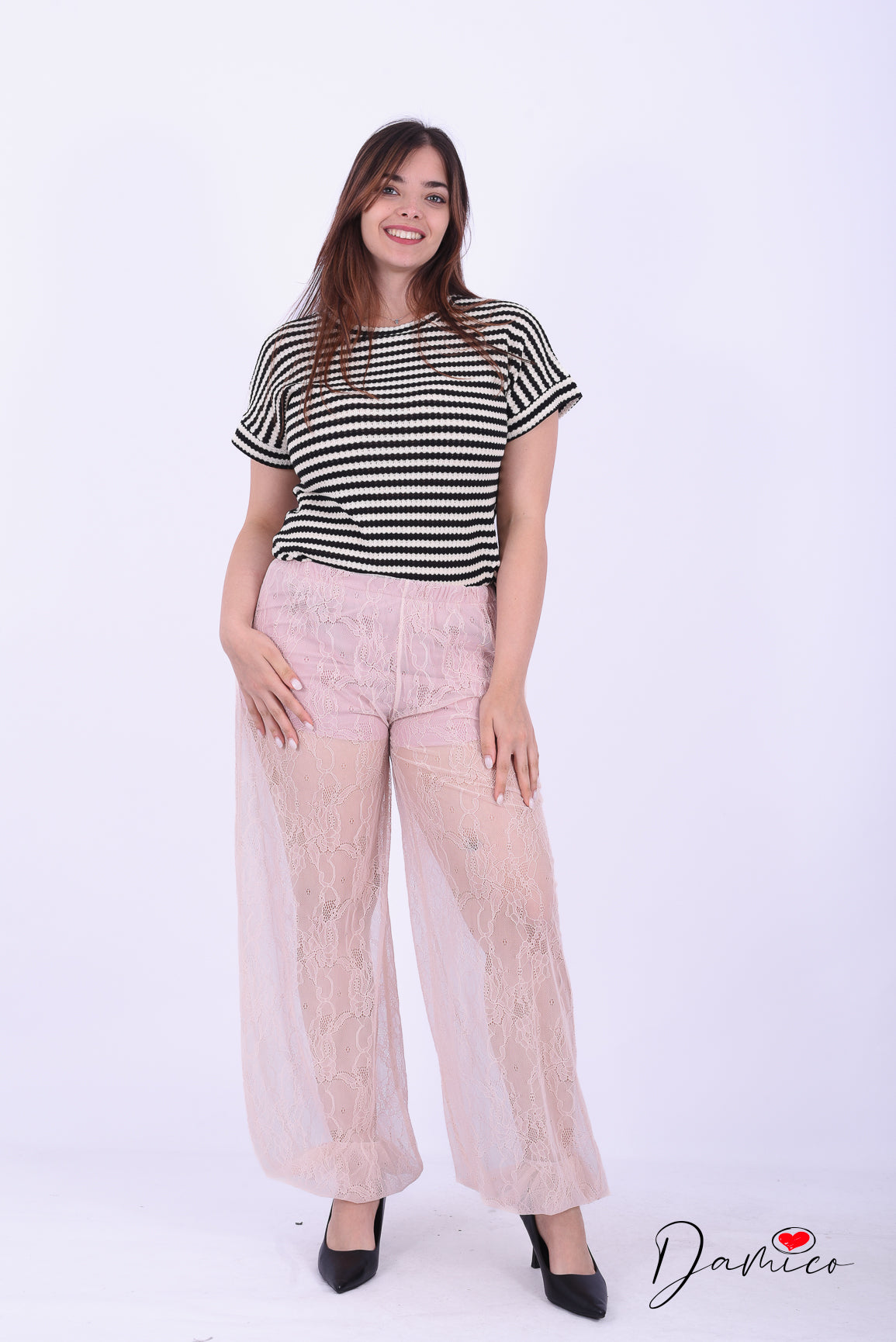 Pantaloni in pizzo con pantaloncini e elastico