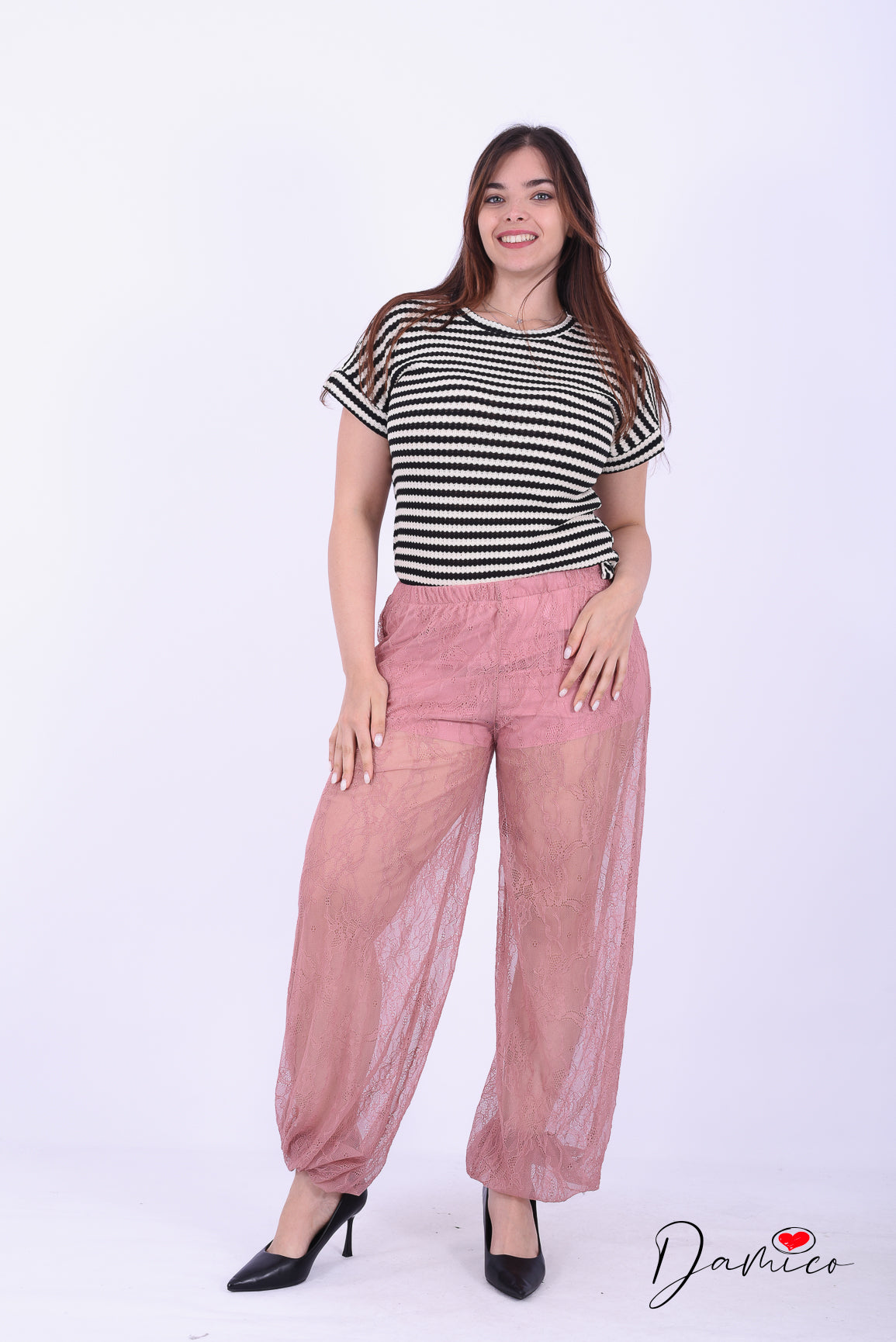 Pantaloni in pizzo con pantaloncini e elastico