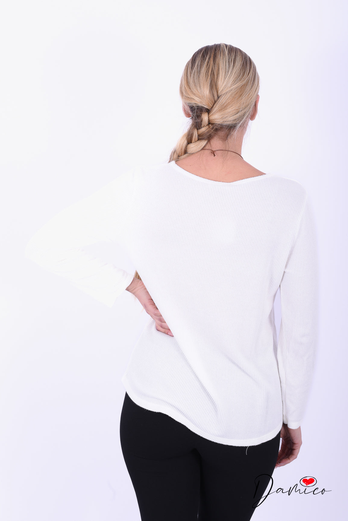 Maglia texture con collana