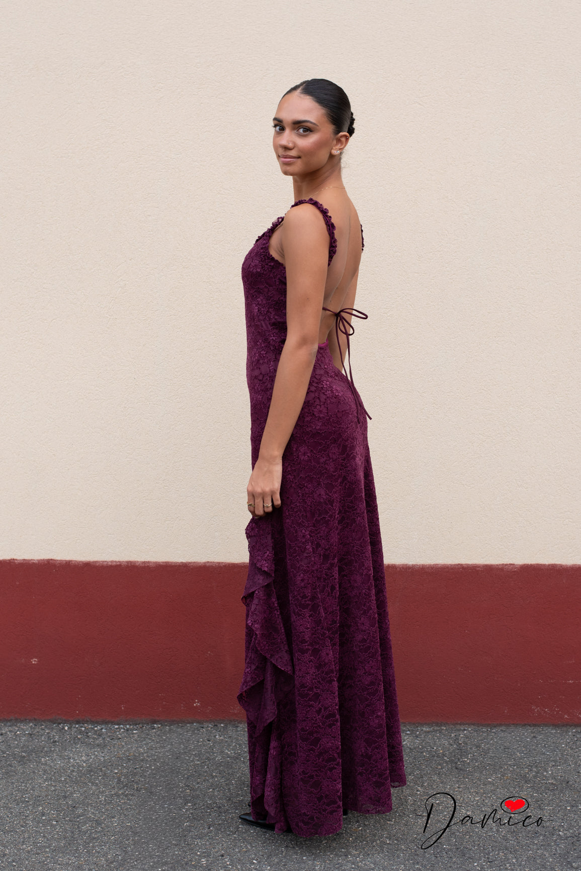 Abito guipure backless spacco volant