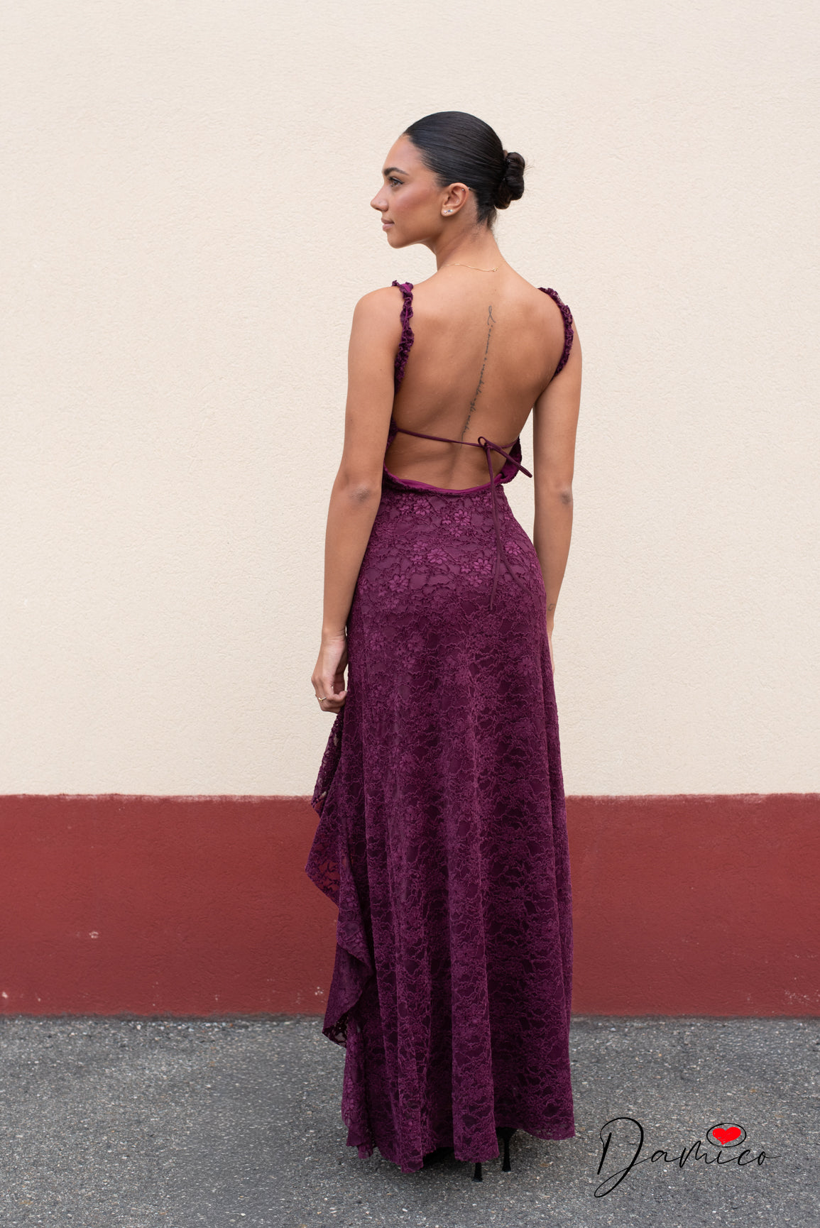 Abito guipure backless spacco volant