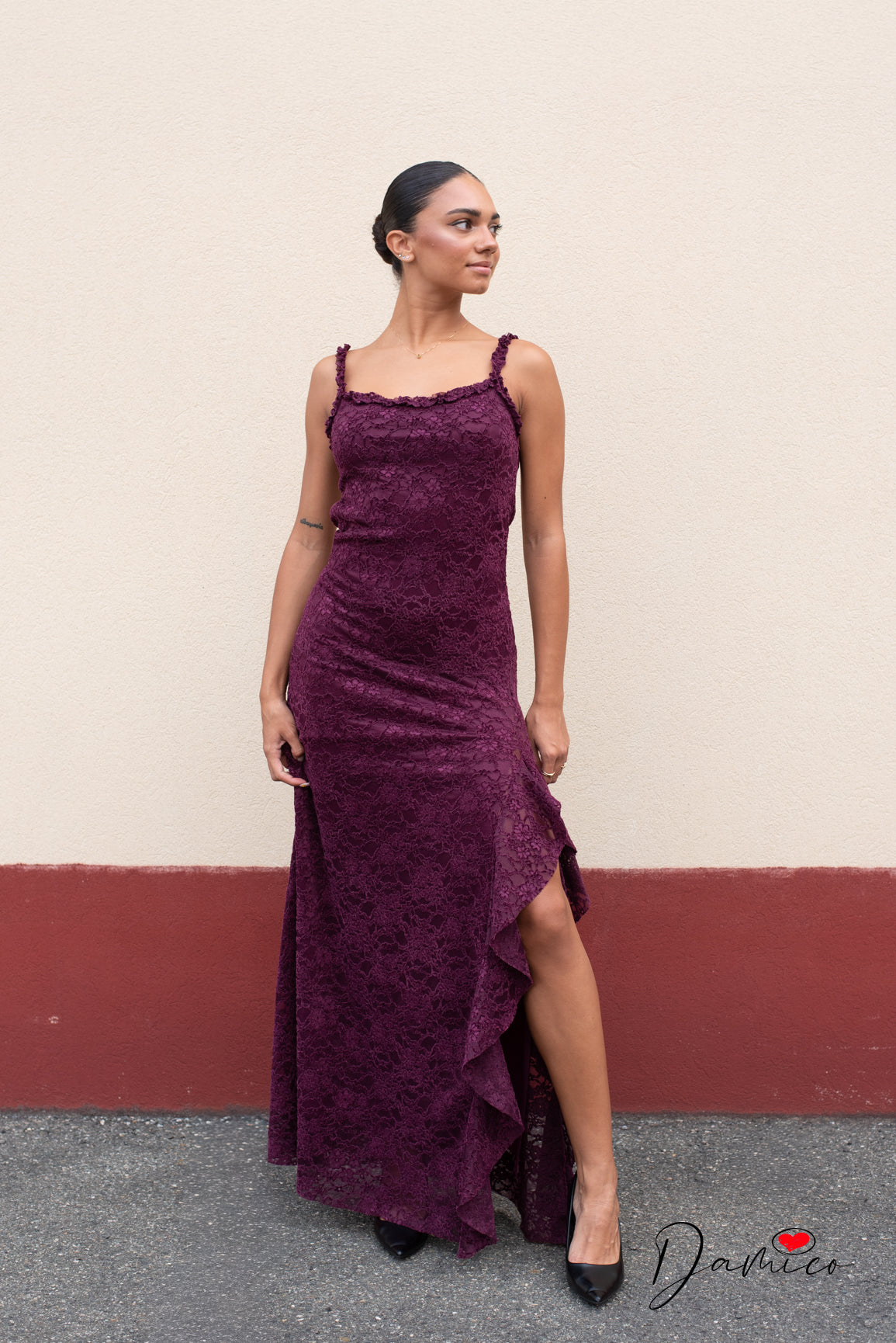 Abito guipure backless spacco volant