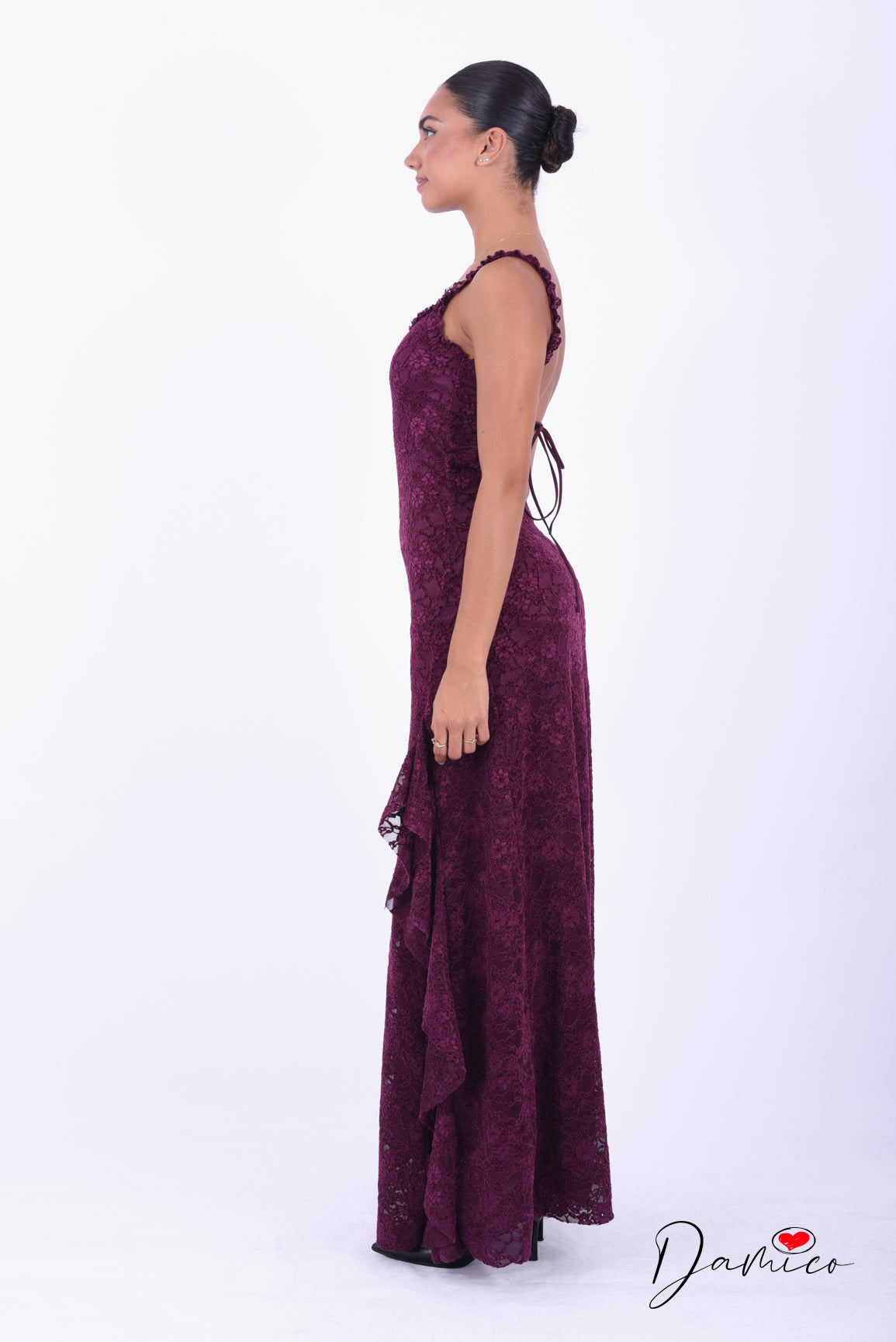 Abito guipure backless spacco volant