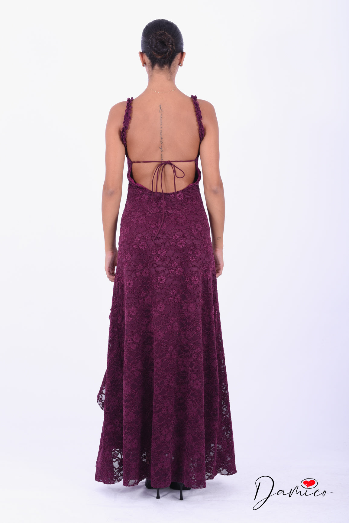 Abito guipure backless spacco volant