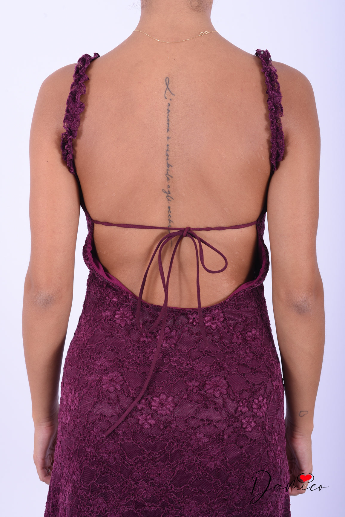 Abito guipure backless spacco volant