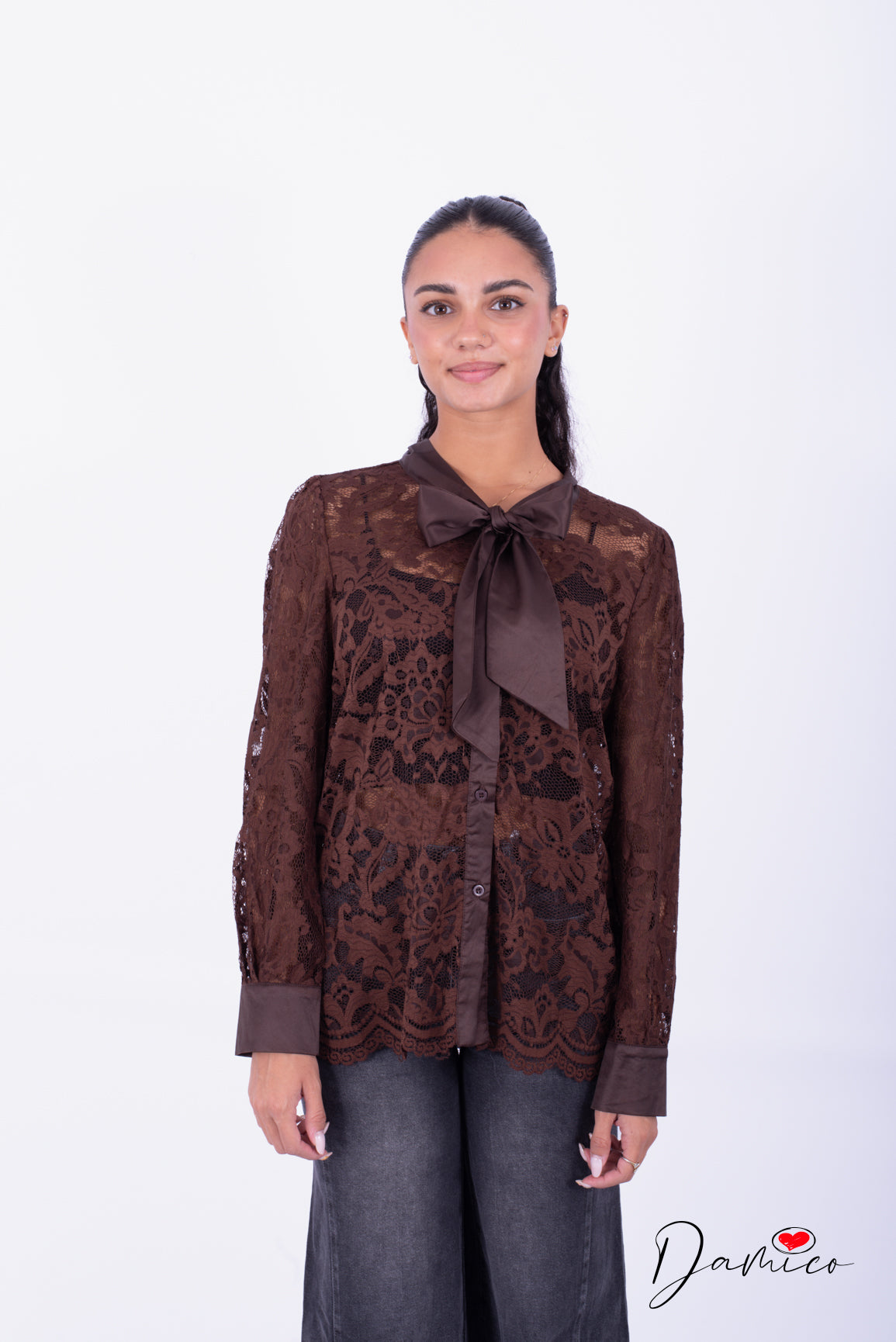 Camicia in pizzo con fusciacca