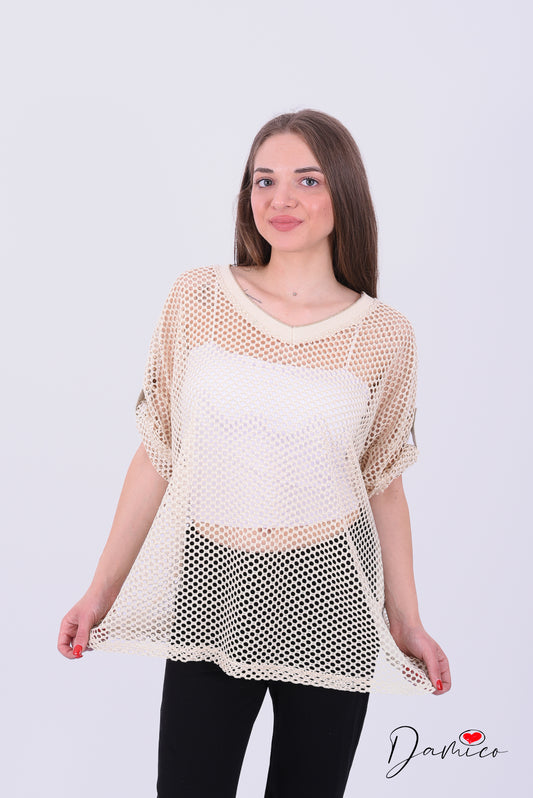 T-shirt bucherellata