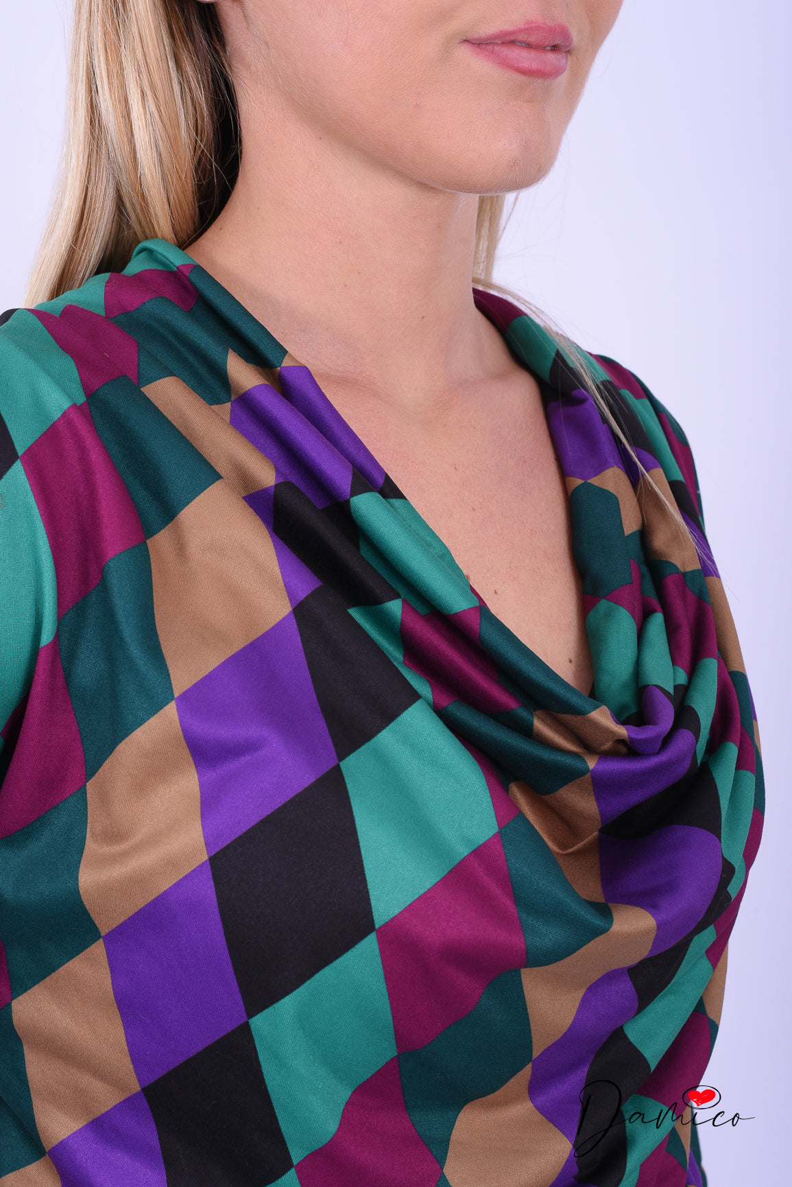 Maglia a scollo a cascata