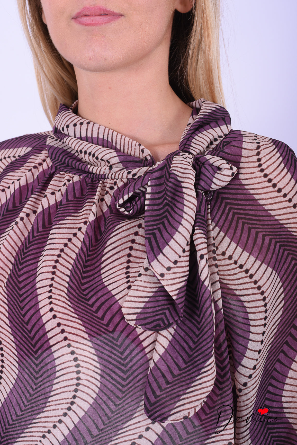 Blusa fiocco al collo