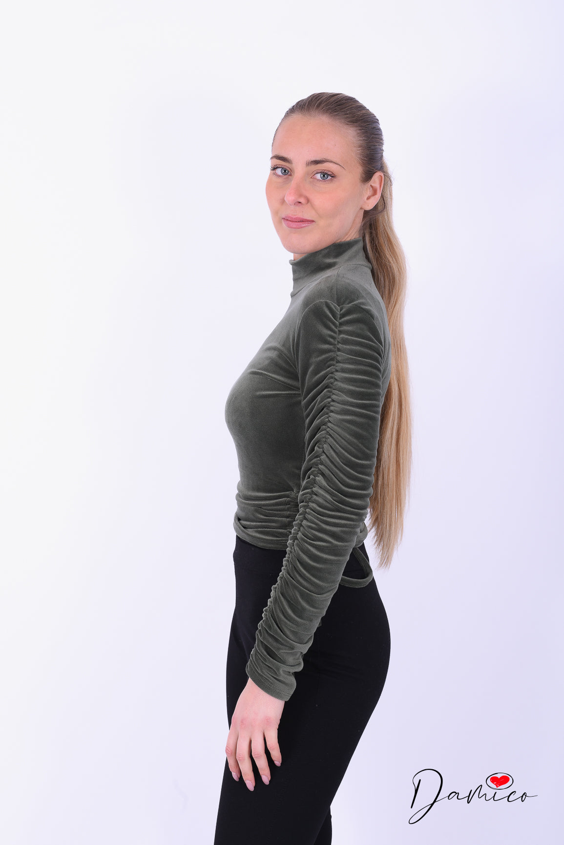 Maglia ciniglia maniche arricciate