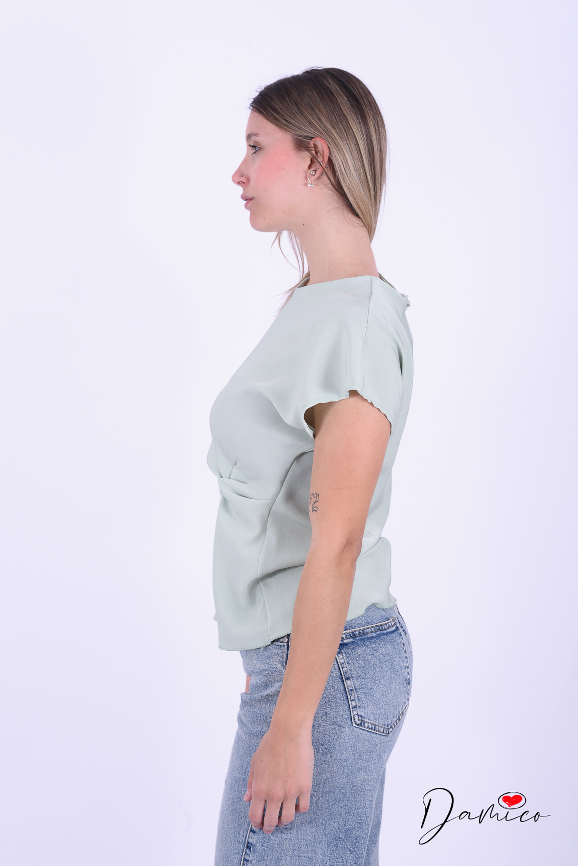 Blusa manica ad aletta sancrata