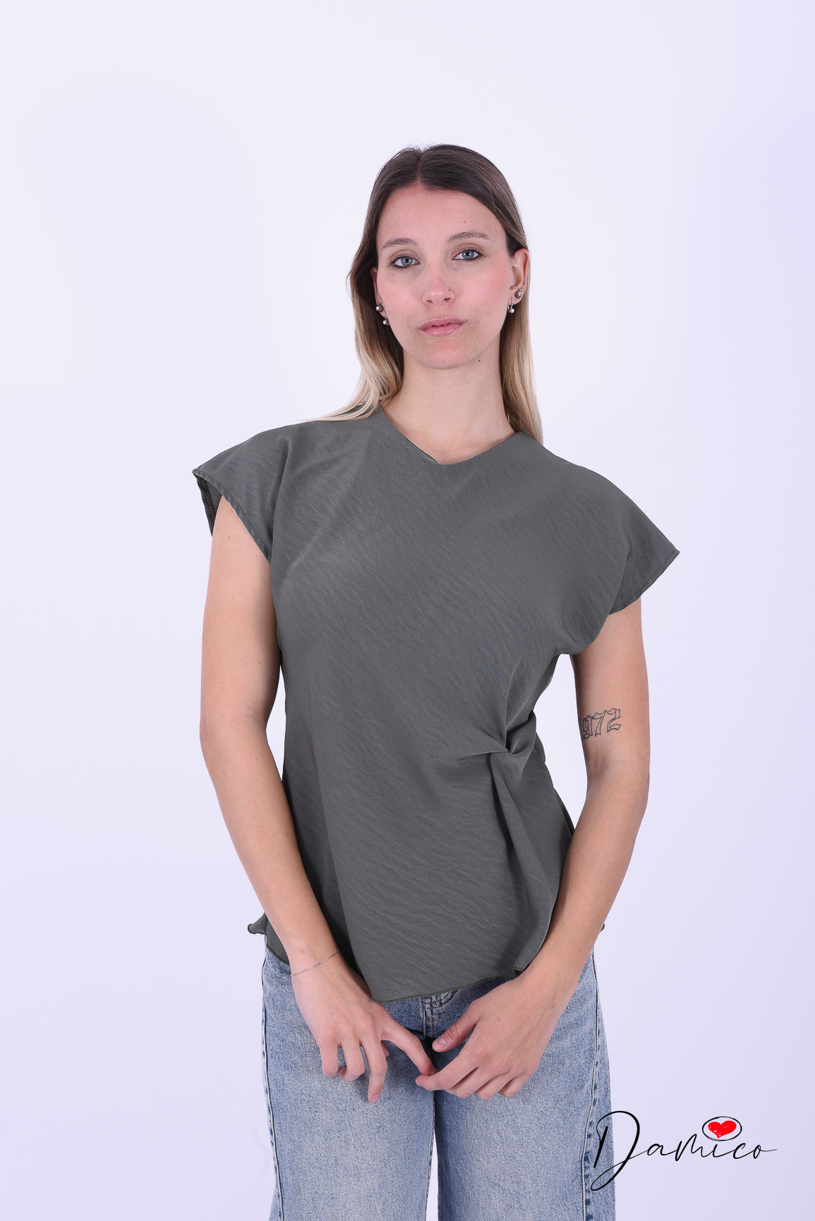 Blusa manica ad aletta sancrata