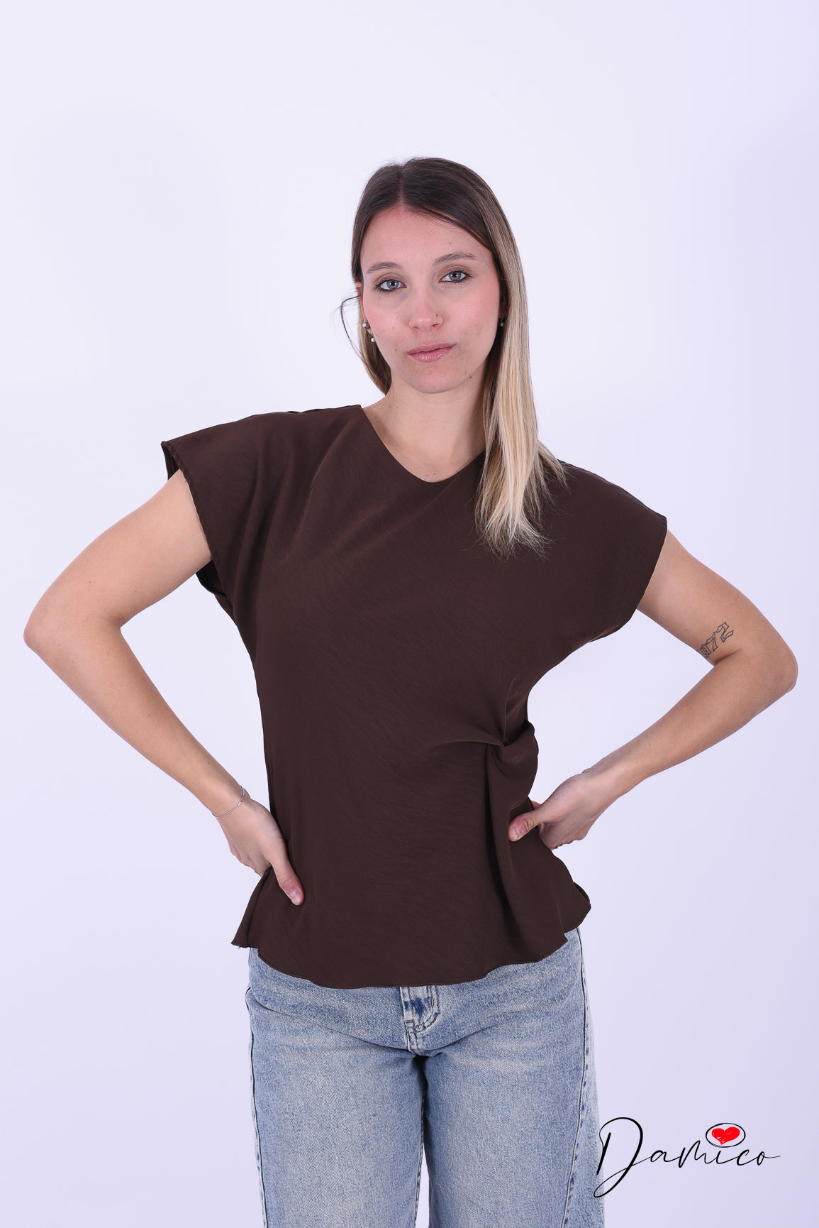Blusa manica ad aletta sancrata