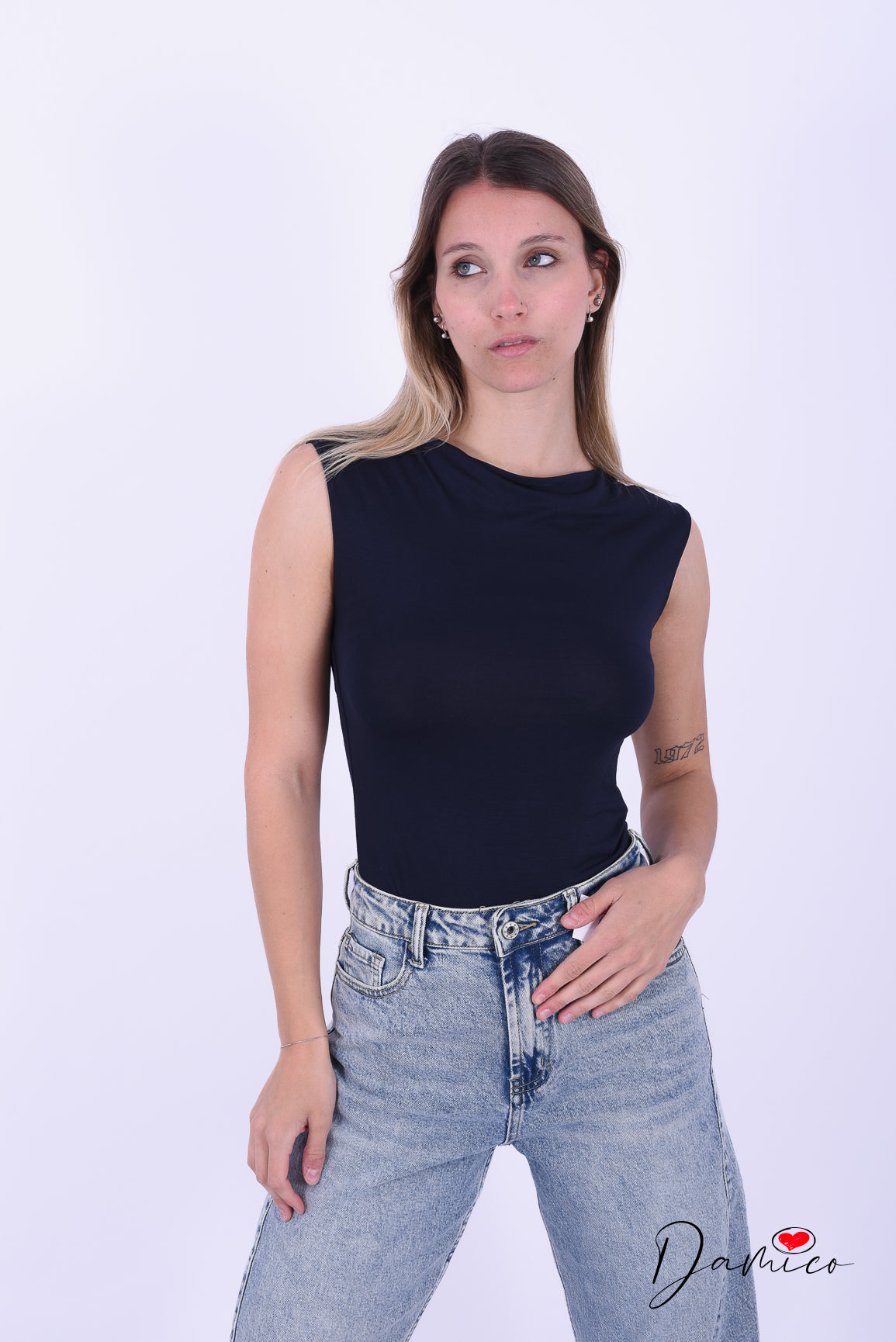 Body scollo a barca smanicato