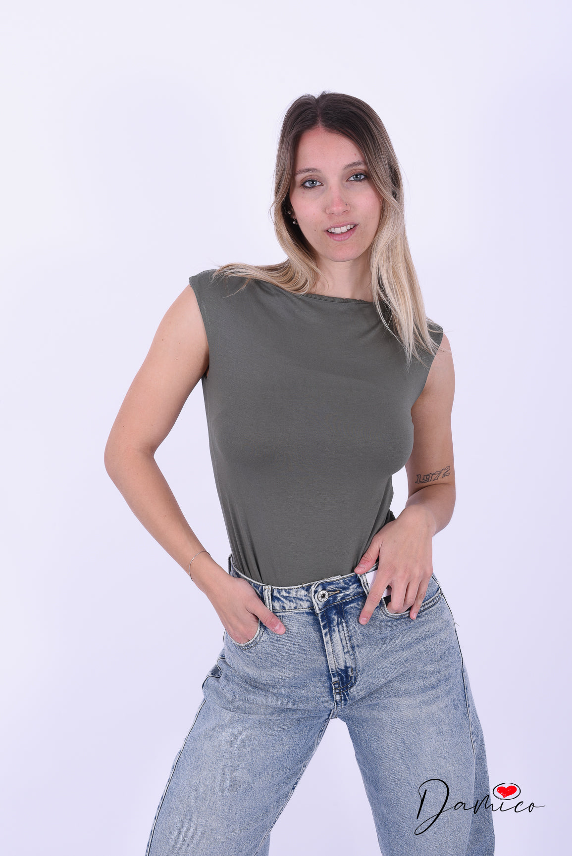 Body scollo a barca smanicato