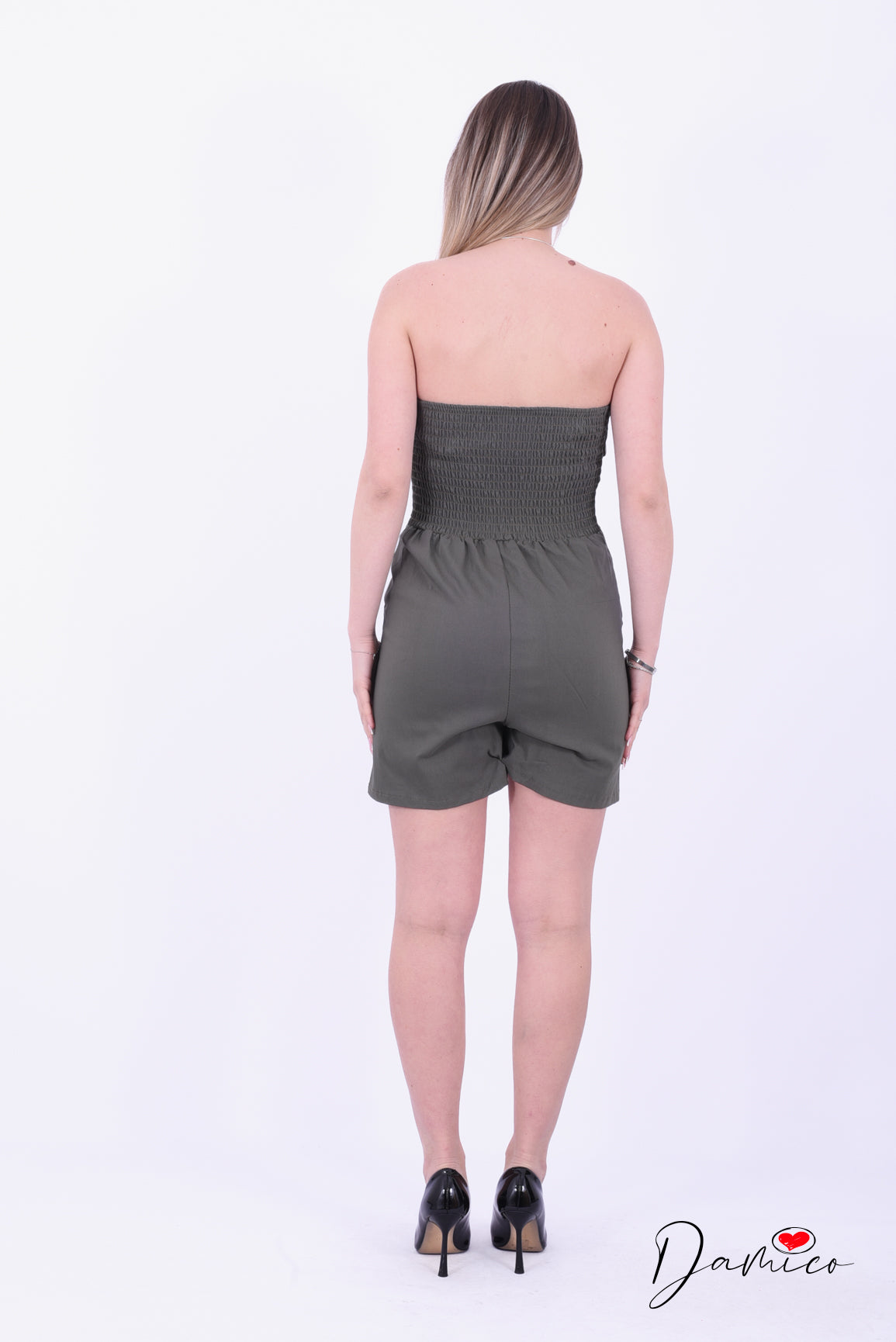 Tutina corta elasticizzata dietro