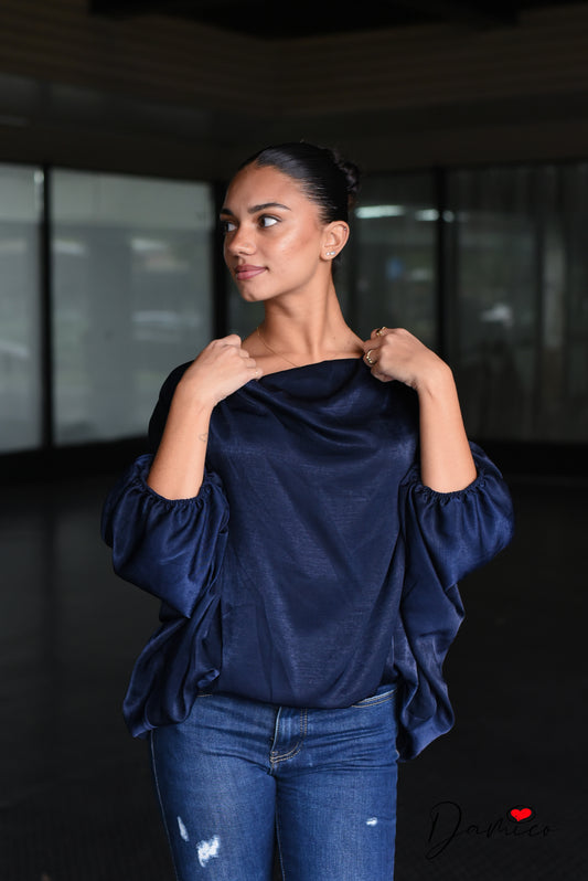 Blusa satinata pipistrello scollo a cascata