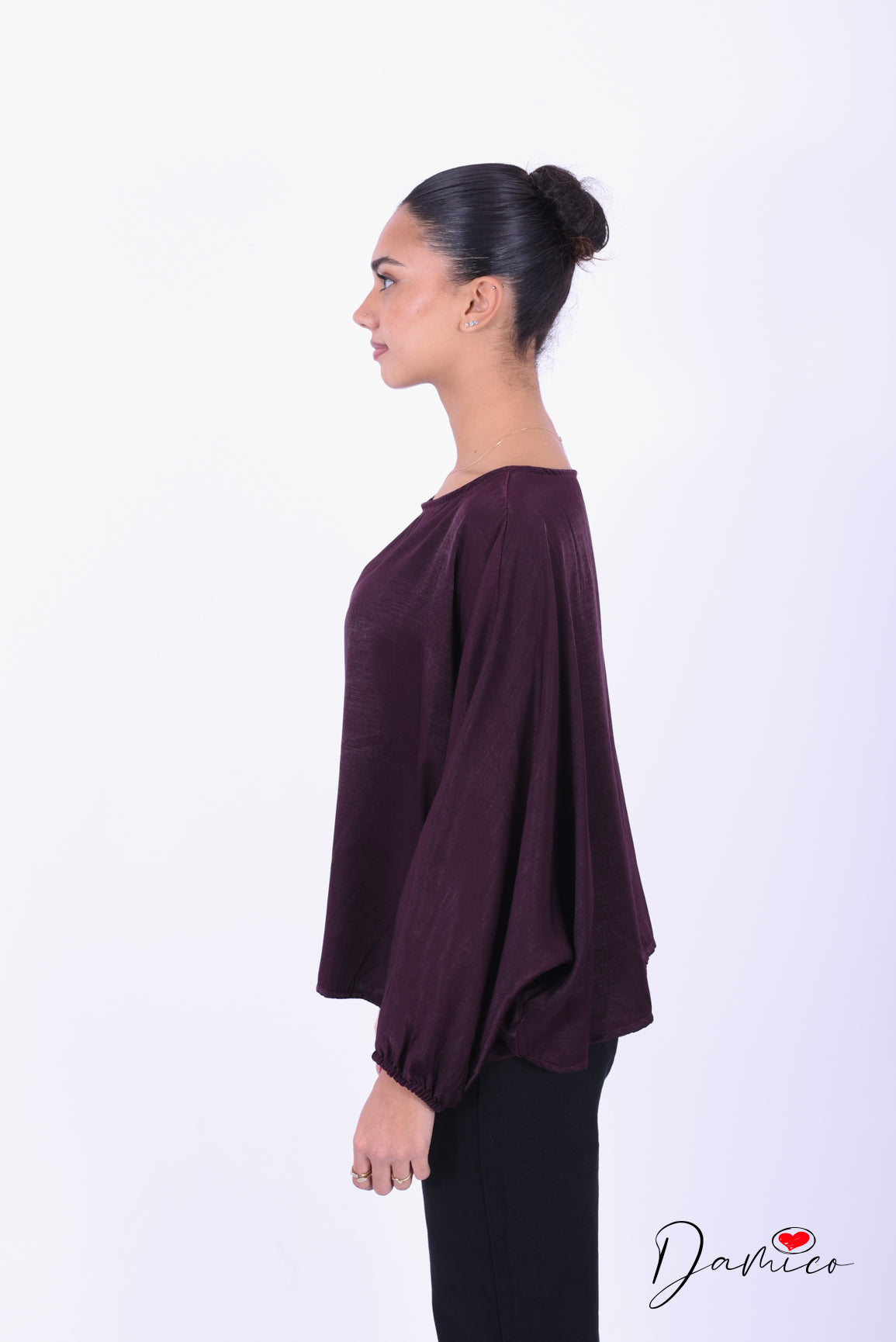 Blusa satinata pipistrello girocollo
