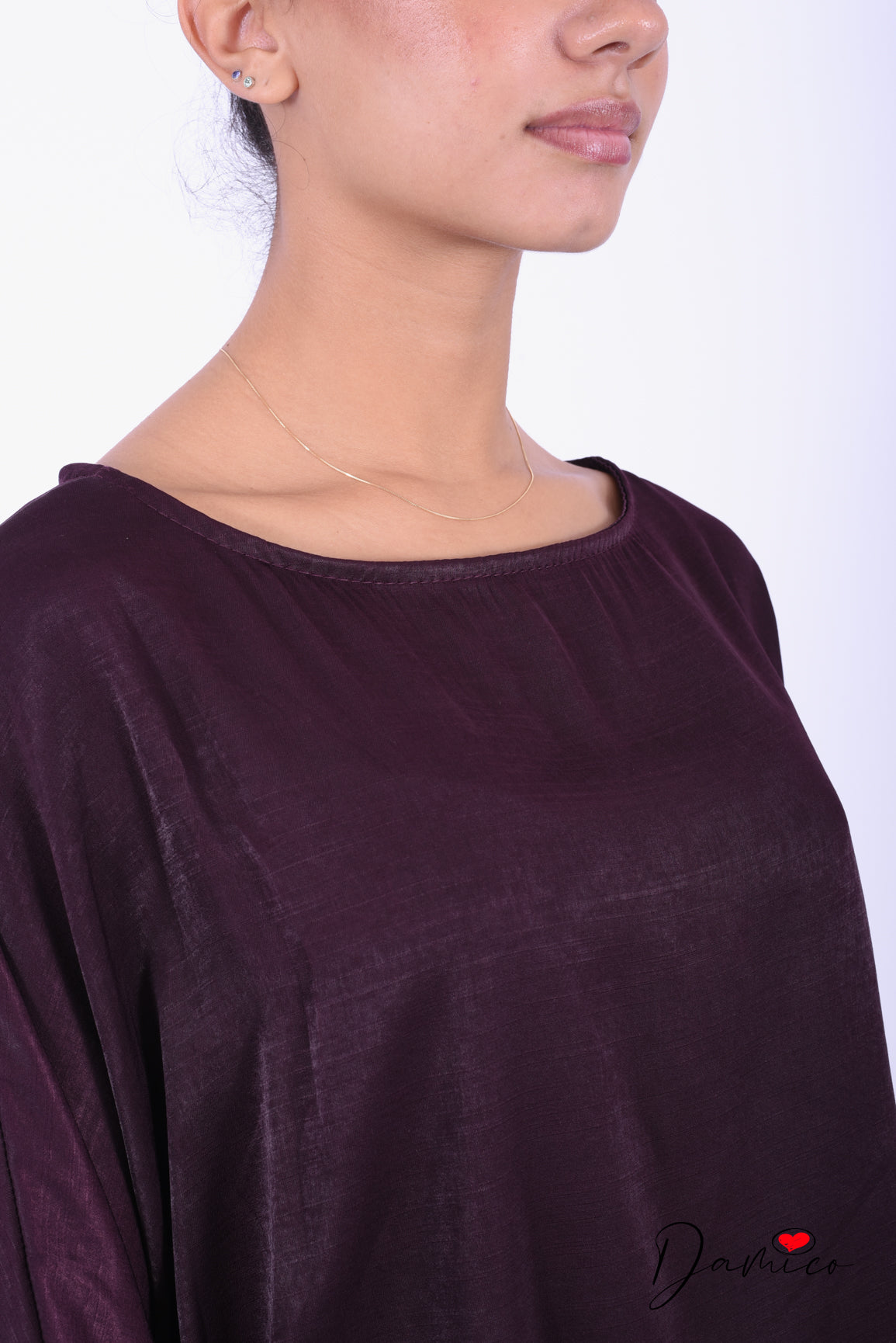 Blusa satinata pipistrello girocollo