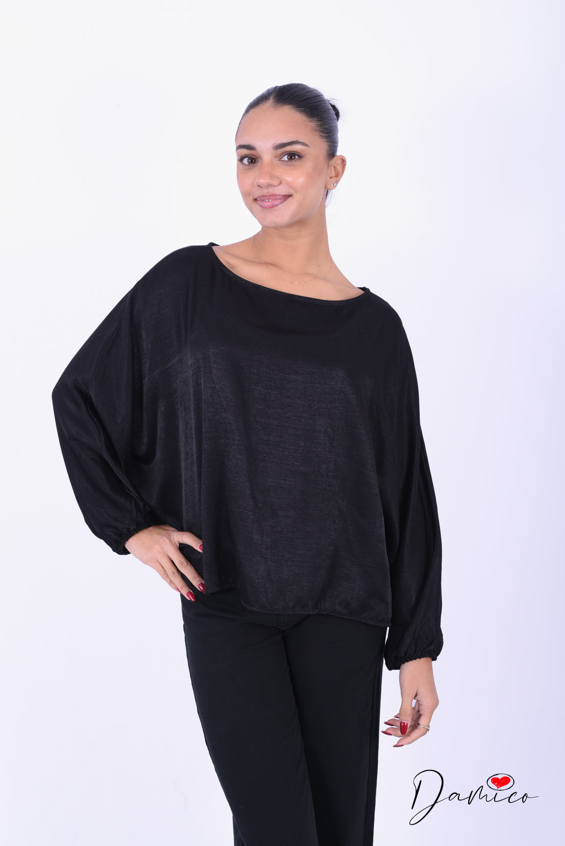 Blusa satinata pipistrello girocollo