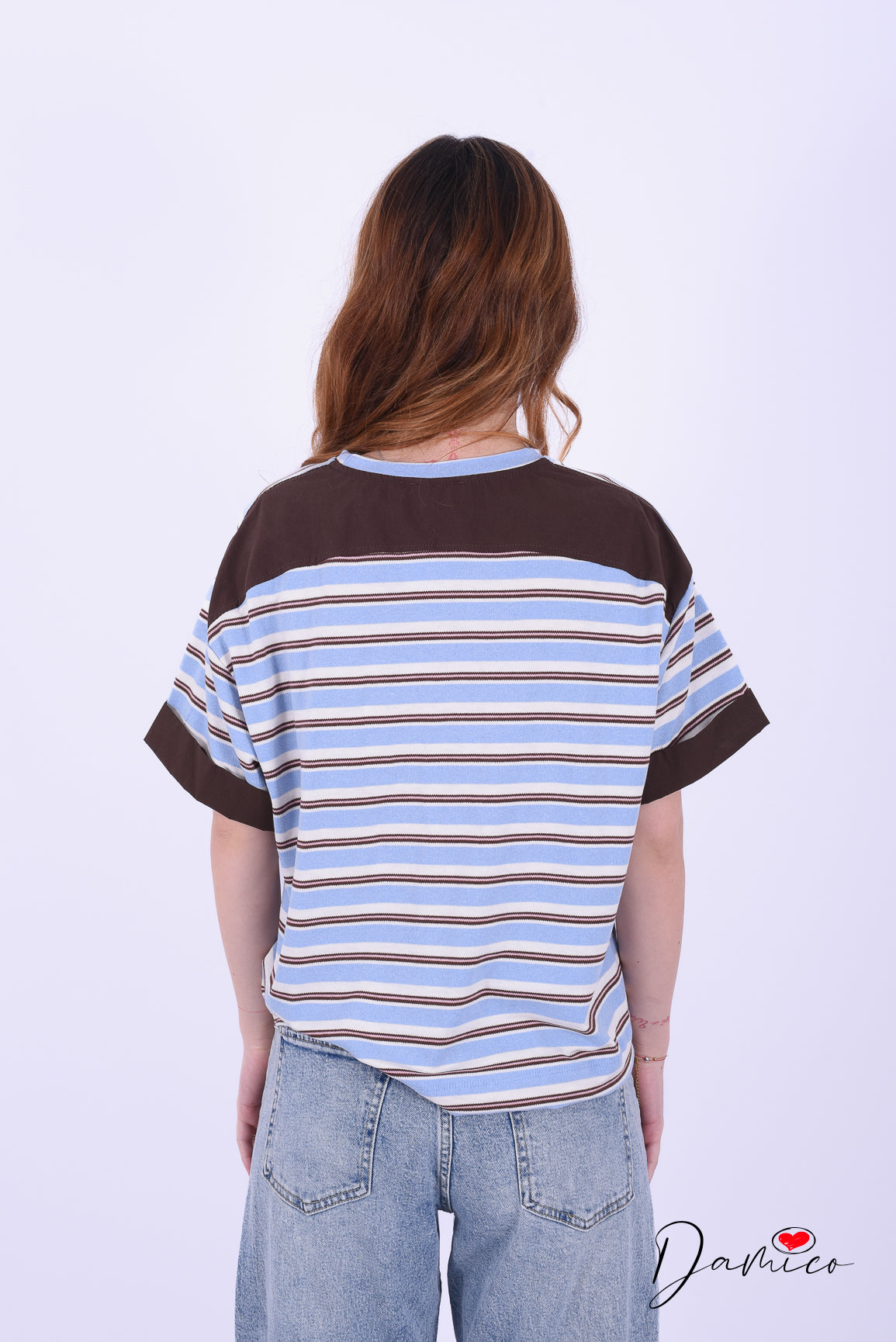 T-shirt over a righe
