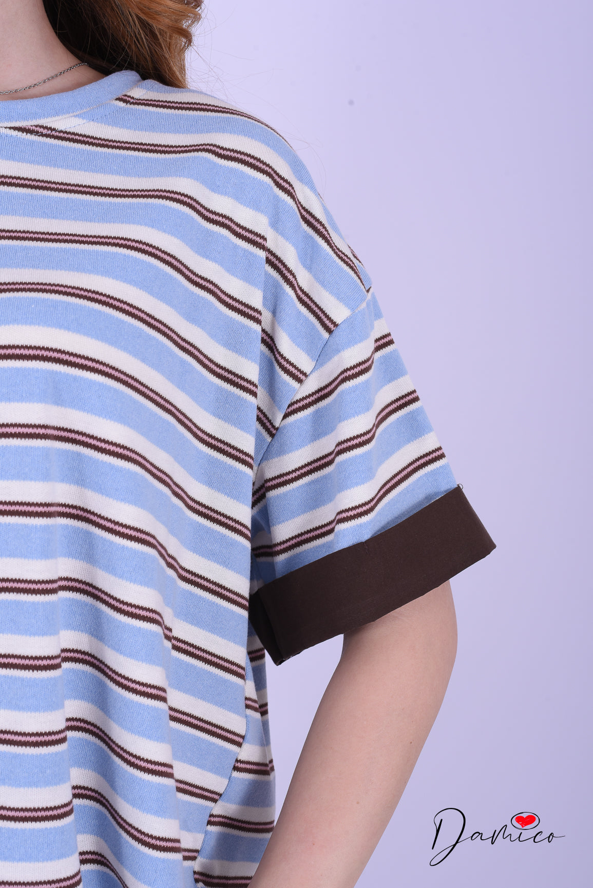 T-shirt over a righe