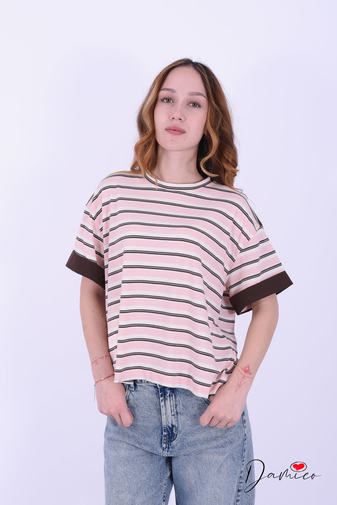T-shirt over a righe