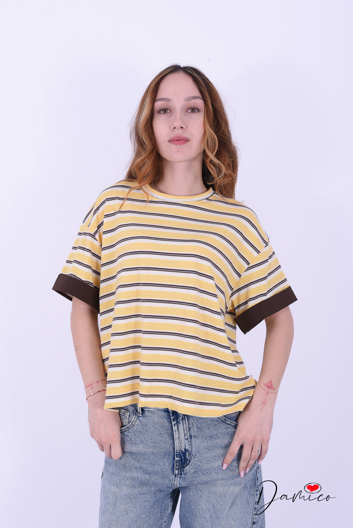 T-shirt over a righe
