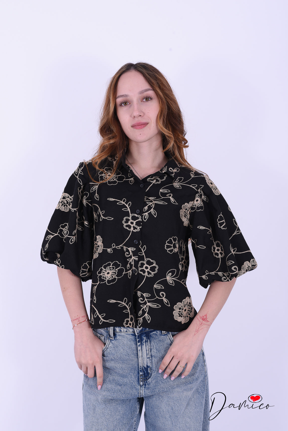 Camicia mc a palloncino fiori ricamati