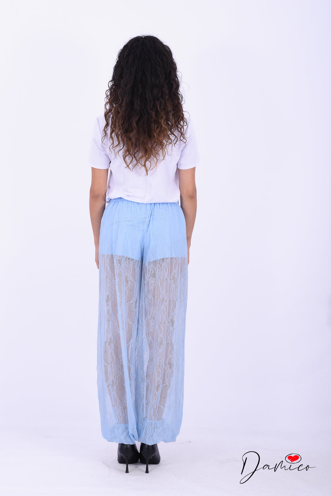 Pantaloni in pizzo con pantaloncini e elastico