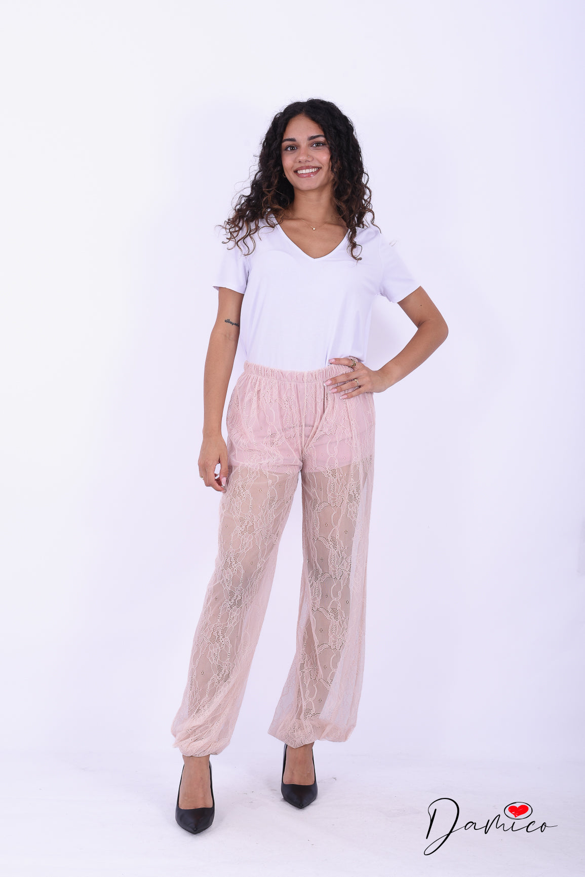 Pantaloni in pizzo con pantaloncini e elastico